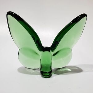 Pretty 🦋 3 3/8" 💚Green Glass Butterfly Figurine NIB🦋💚💕